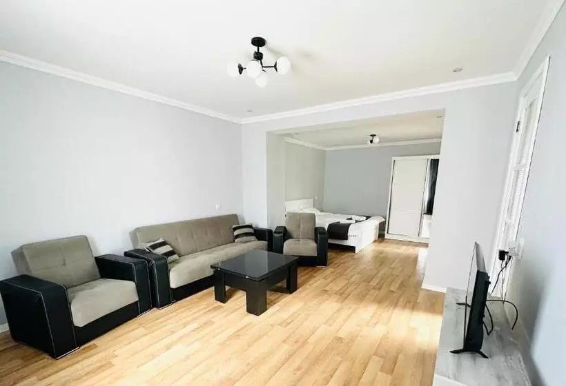 پانسیون Guest House N&v
