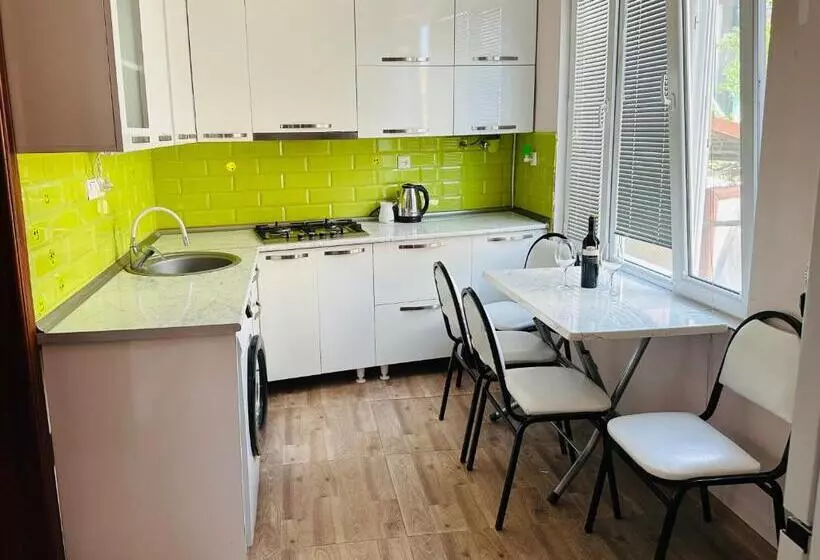 پانسیون Guest House N&v