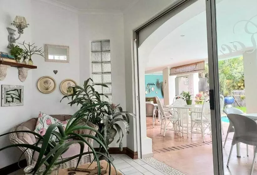 Majatalo Royal Palm Suite, Villa Roc Guesthouse, Salt Rock Ballito, Solar Power