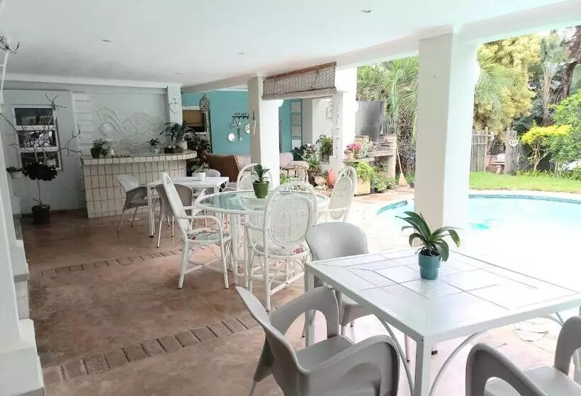 Majatalo Royal Palm Suite, Villa Roc Guesthouse, Salt Rock Ballito, Solar Power