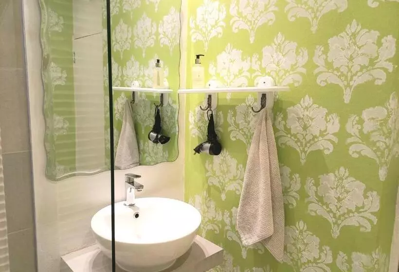 Majatalo Royal Palm Suite, Villa Roc Guesthouse, Salt Rock Ballito, Solar Power