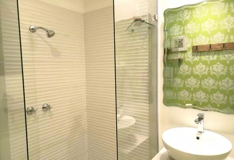 Majatalo Royal Palm Suite, Villa Roc Guesthouse, Salt Rock Ballito, Solar Power