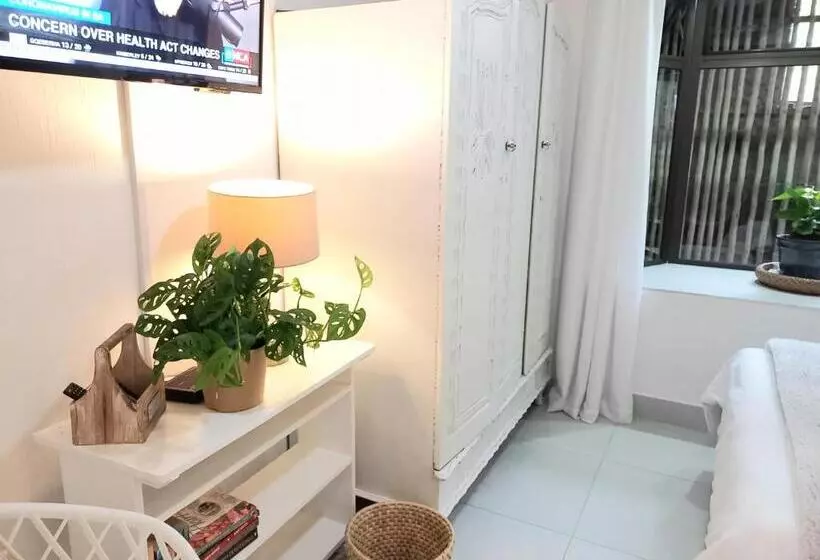 Majatalo Royal Palm Suite, Villa Roc Guesthouse, Salt Rock Ballito, Solar Power