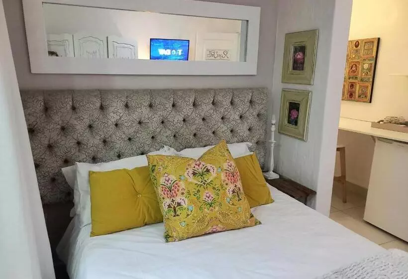 Majatalo Royal Palm Suite, Villa Roc Guesthouse, Salt Rock Ballito, Solar Power