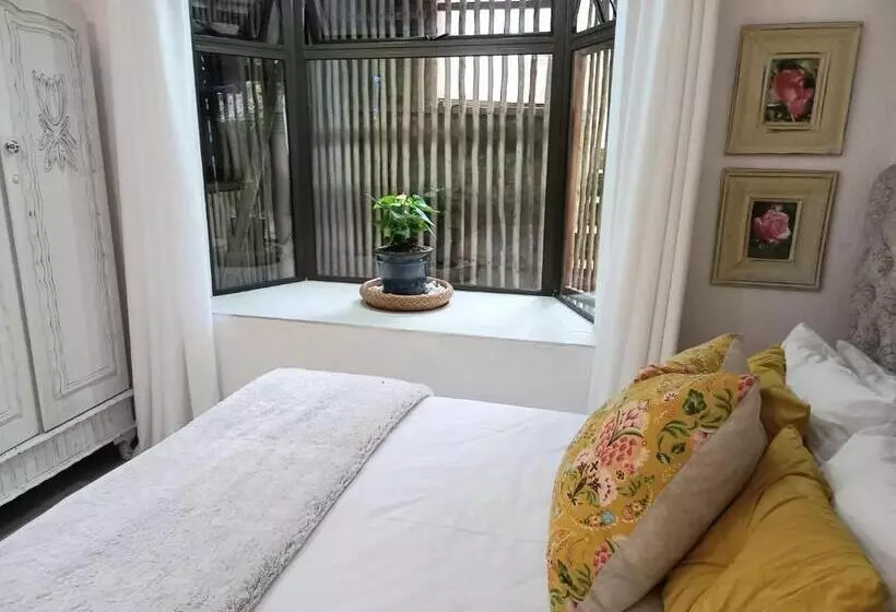 Majatalo Royal Palm Suite, Villa Roc Guesthouse, Salt Rock Ballito, Solar Power