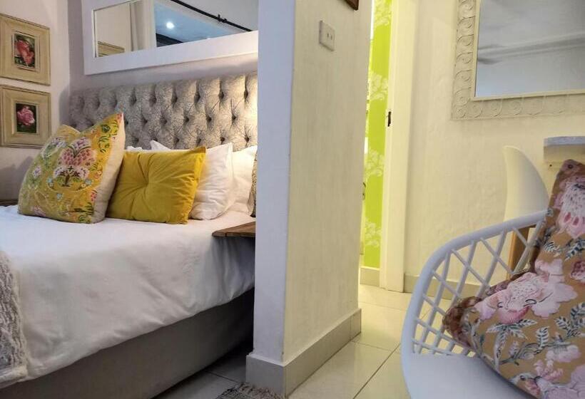 بنسيون Royal Palm Suite, Villa Roc Guesthouse, Salt Rock Ballito, Solar Power