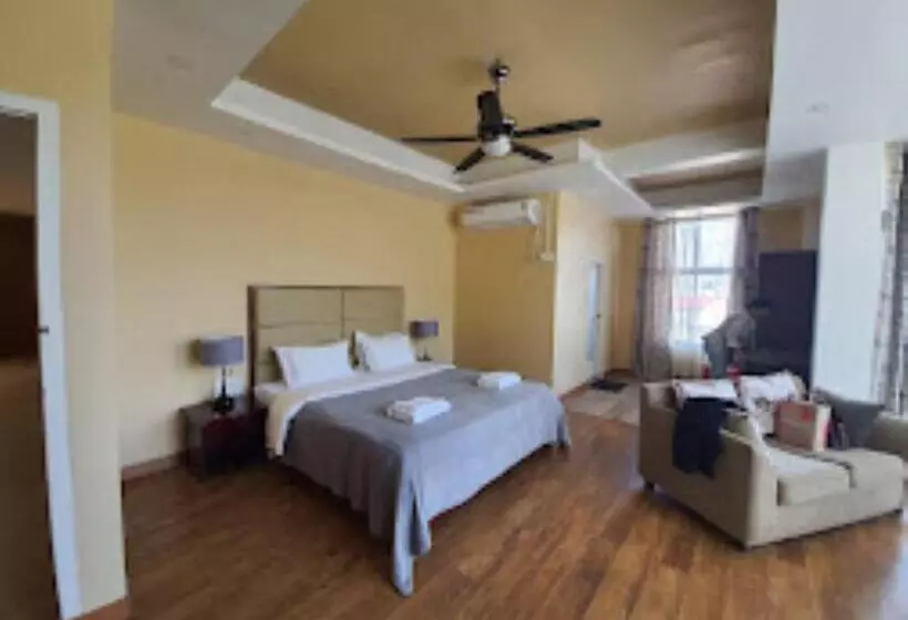 リゾートホテル Shalom Farmhouse Imphal