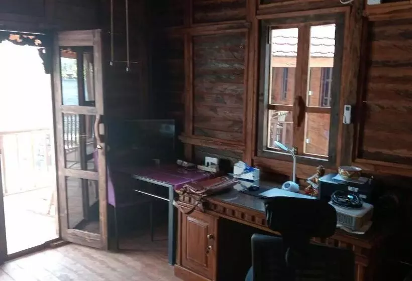 Lomakeskus Melasti Mountain Villa, Amed Bali   Agung Room 4