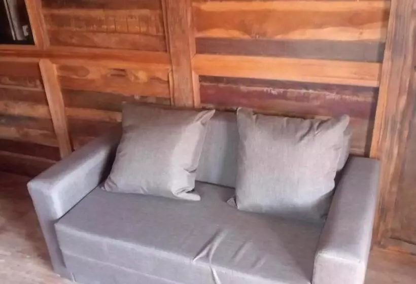 Lomakeskus Melasti Mountain Villa, Amed Bali   Agung Room 4