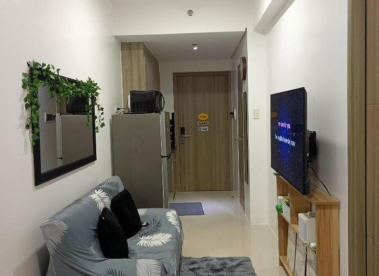 1br Aesthetic Condotel With Balcony Edsa
