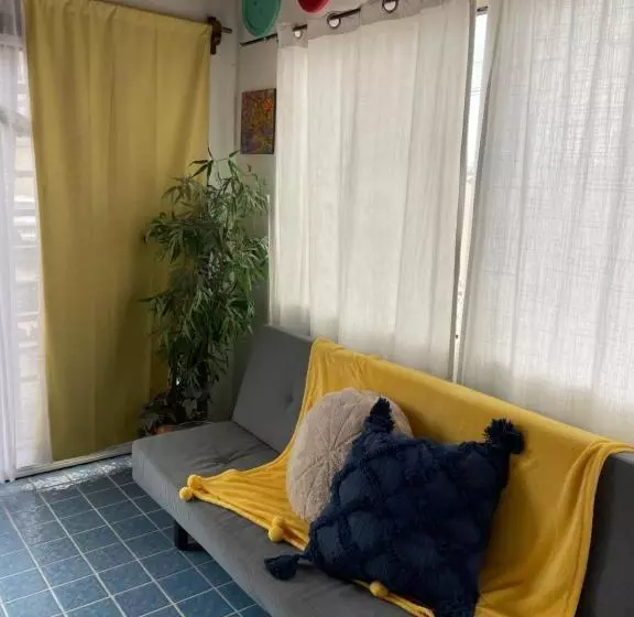 Retkeilymaja Beach Bungalow