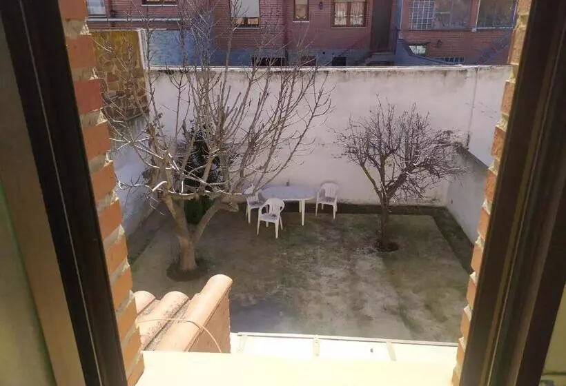 تختخواب و صبحانه Habitacion Privada Triple Toledo