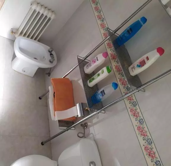 تختخواب و صبحانه Habitacion Privada Triple Toledo