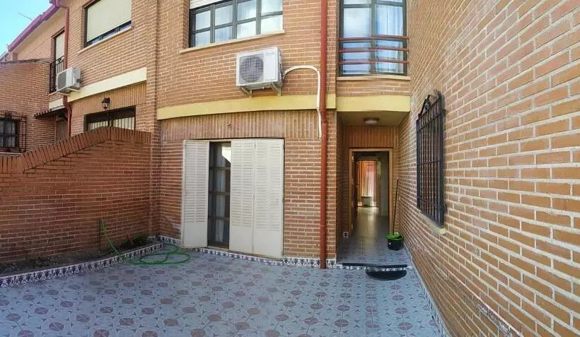 تختخواب و صبحانه Habitacion Privada Triple Toledo