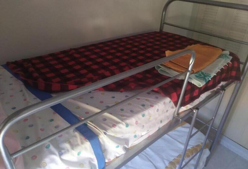 تختخواب و صبحانه Habitacion Privada Triple Toledo