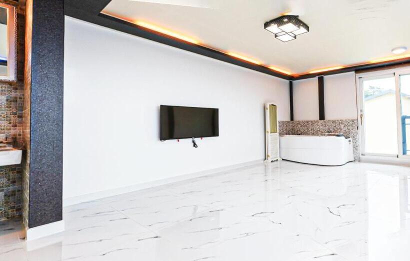 호텔 남해모던스파펜션