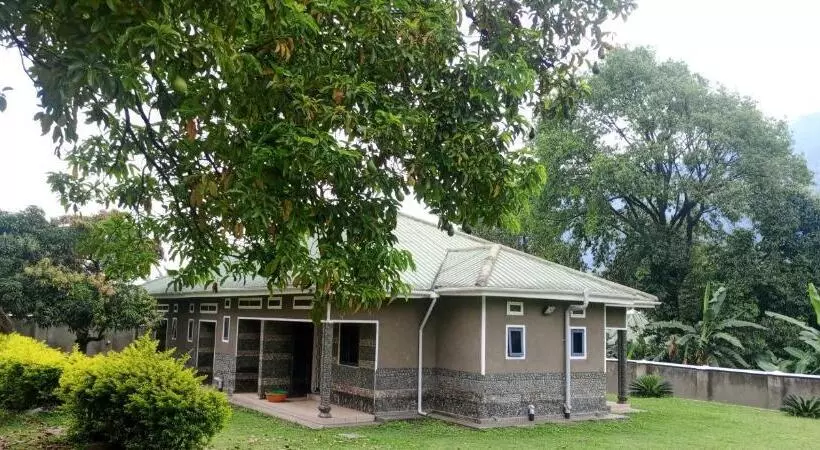 هتل Rwenzori Base Camp Tour Holiday Inn