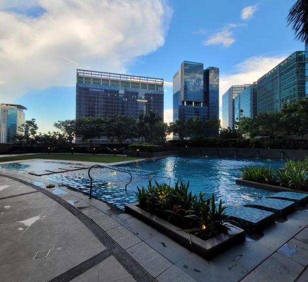 هتل Uptown Parksuites Tower 1 At Bgc   Staycations Up Above 12