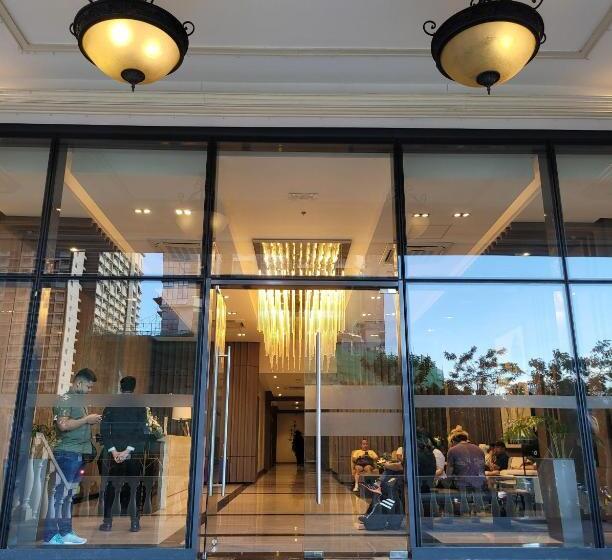 هتل Uptown Parksuites Tower 1 At Bgc   Staycations Up Above 12