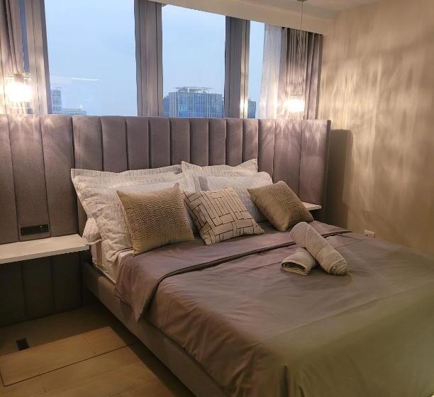 هتل Uptown Parksuites Tower 1 At Bgc   Staycations Up Above 12