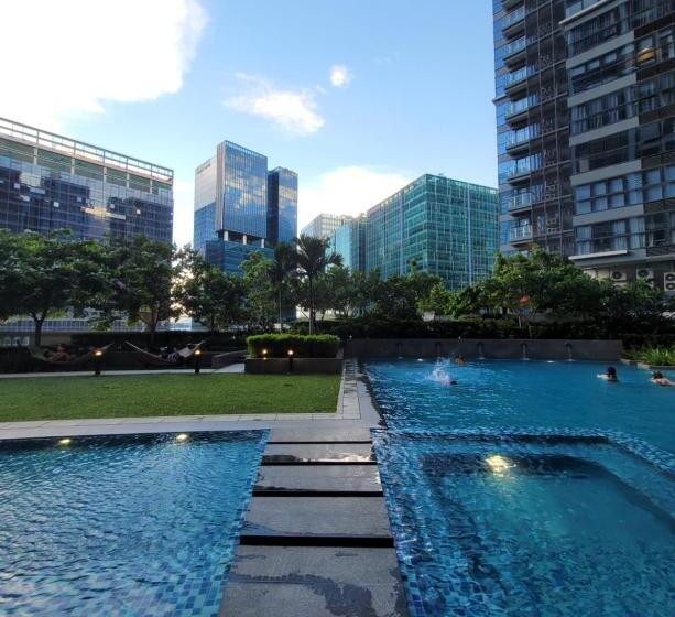 هتل Uptown Parksuites Tower 1 At Bgc   Staycations Up Above 12