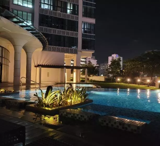 هتل Uptown Parksuites Tower 1 At Bgc   Staycations Up Above 12