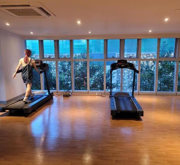 هتل Uptown Parksuites Tower 1 At Bgc   Staycations Up Above 12