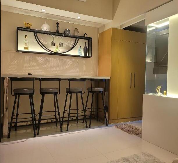 هتل Uptown Parksuites Tower 1 At Bgc   Staycations Up Above 12