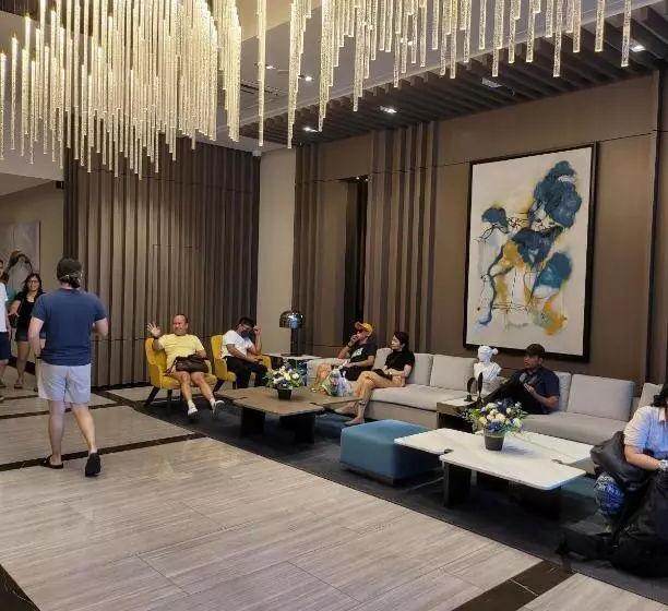 هتل Uptown Parksuites Tower 1 At Bgc   Staycations Up Above 12