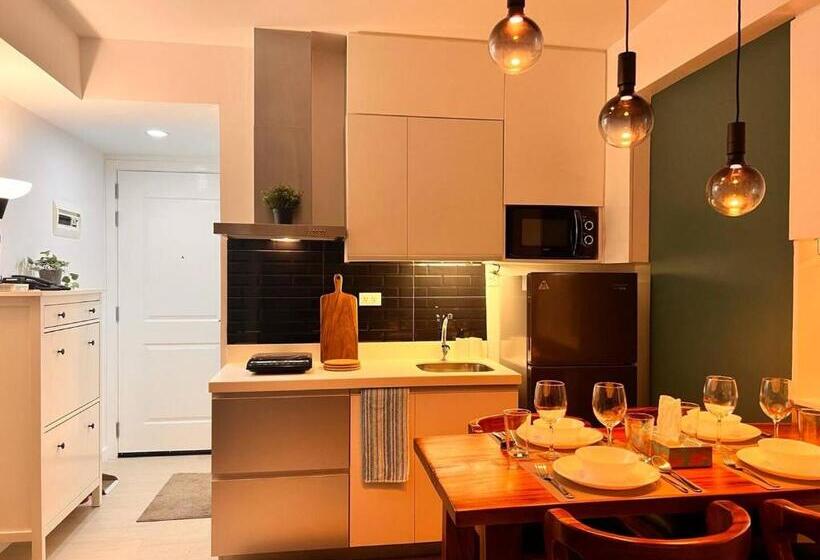 Manila Philippines, Azure Urban Resort Staycation By Leroche Near Ninoy Aquino International Airport