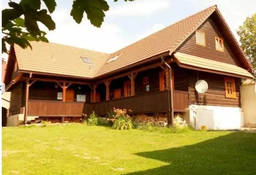 Majatalo Penzion Hron