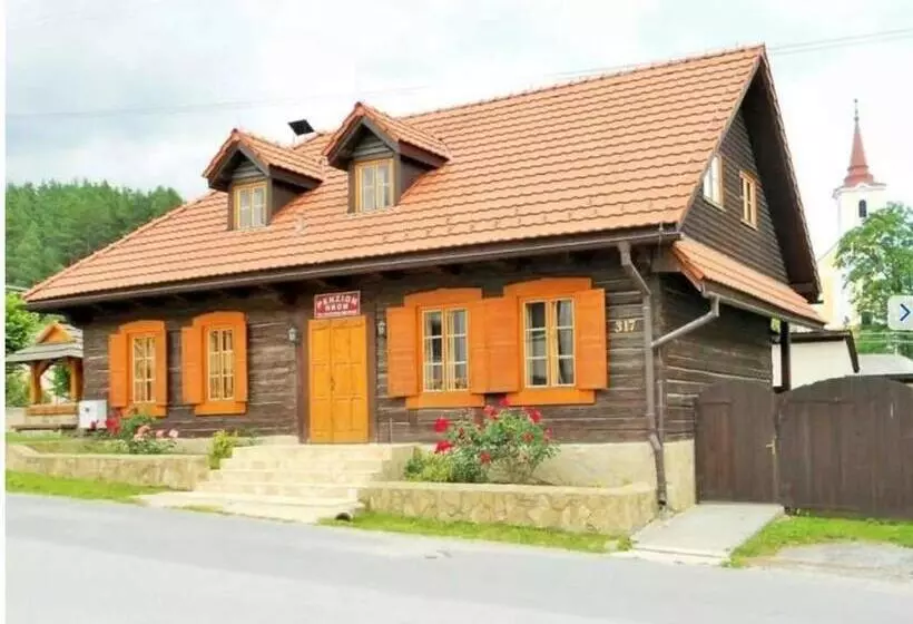 Majatalo Penzion Hron