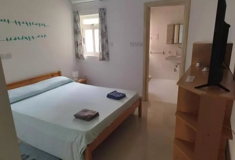 پانسیون Sunlight House