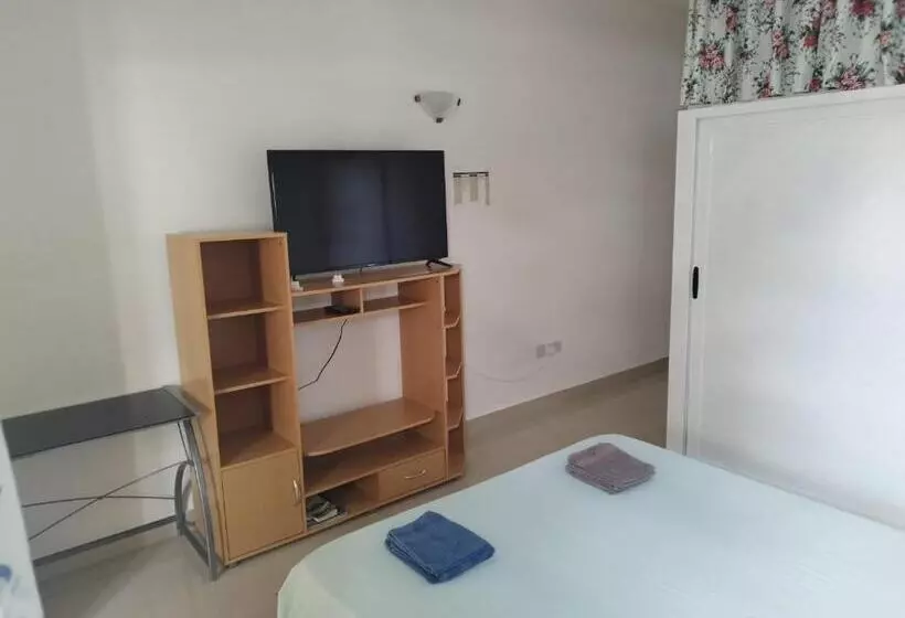 پانسیون Sunlight House