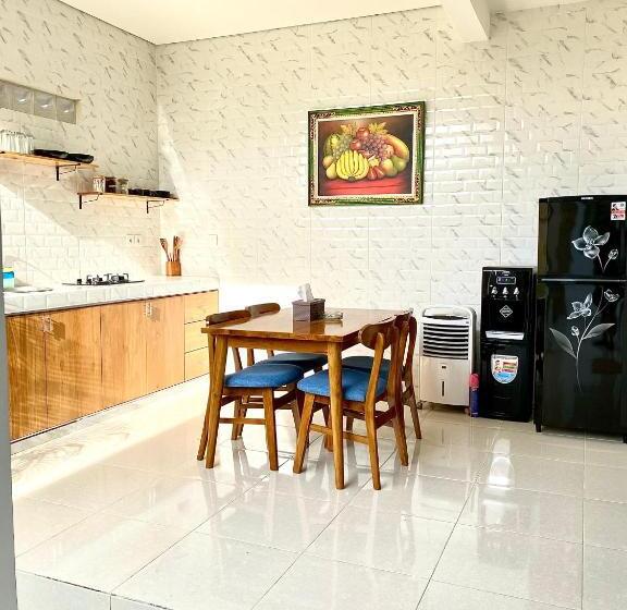 ペンション The Alea