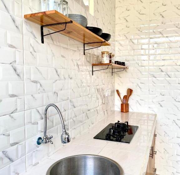 ペンション The Alea