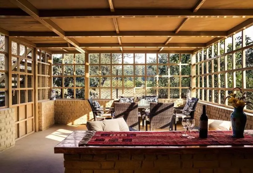 リゾートホテル Bagh Tola, Bandhavgarh Tiger Reserve