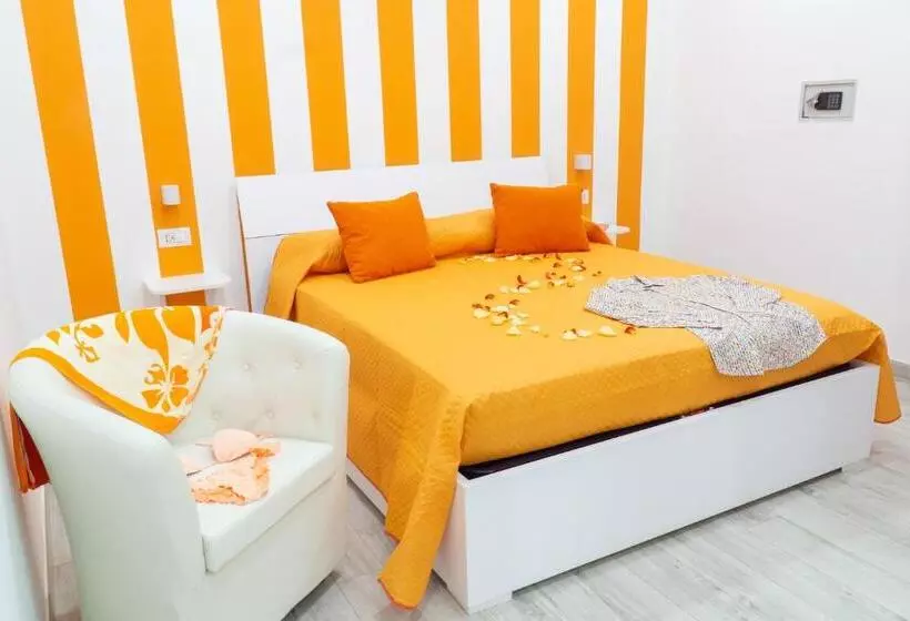 Summer Colors Rooms & Apartments