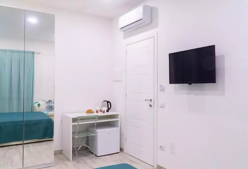 Summer Colors Rooms & Apartments