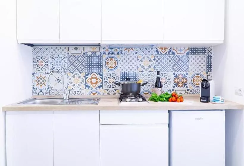 Summer Colors Rooms & Apartments