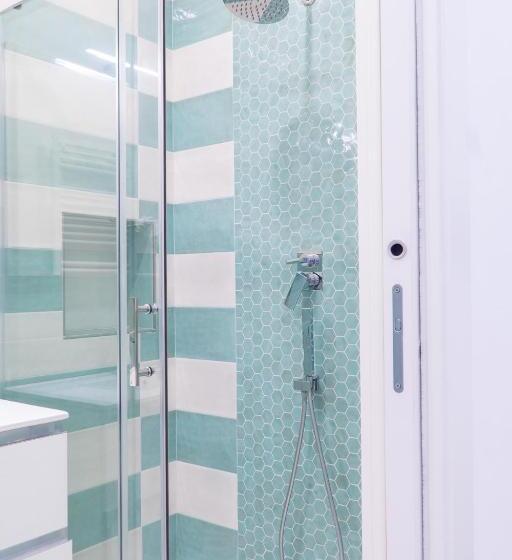 Summer Colors Rooms & Apartments