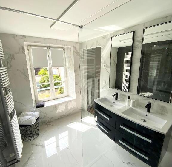 민박 Au Bois Noël Le Charme