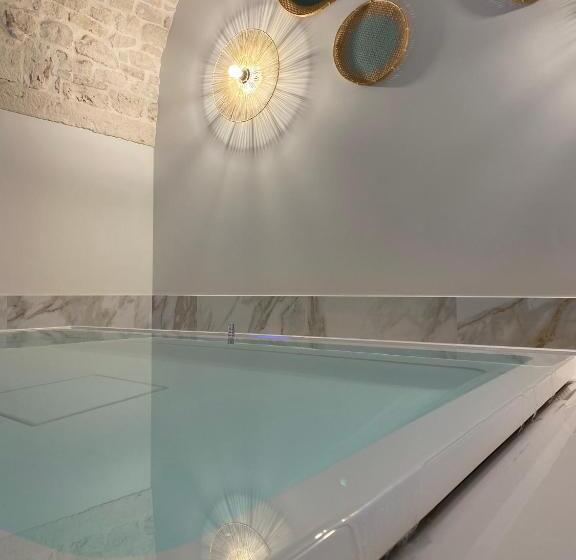 ベッドアンドブレックファースト Avril Suite