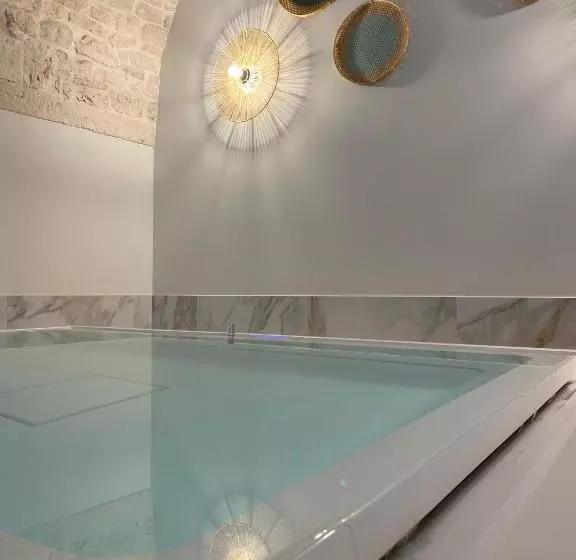 Aamiaismajoitus (B&B) Avril Suite