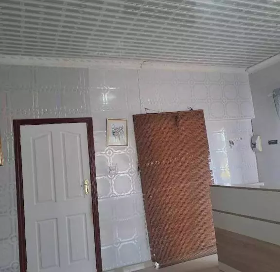 تختخواب و صبحانه Virgin Guesthouse