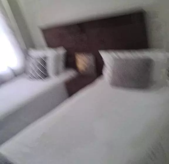 تختخواب و صبحانه Virgin Guesthouse