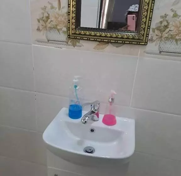 تختخواب و صبحانه Virgin Guesthouse
