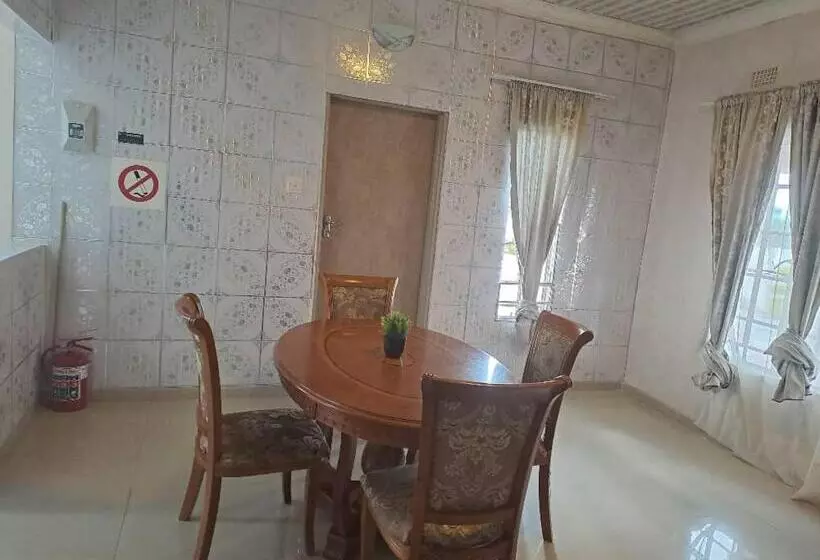 تختخواب و صبحانه Virgin Guesthouse