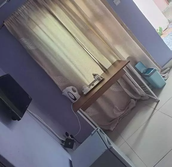 تختخواب و صبحانه Virgin Guesthouse