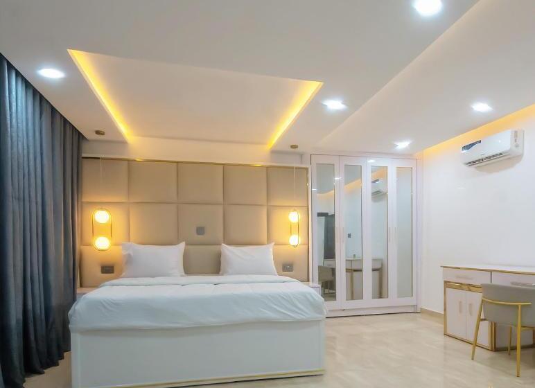 De Grand Hotel And Rooftop